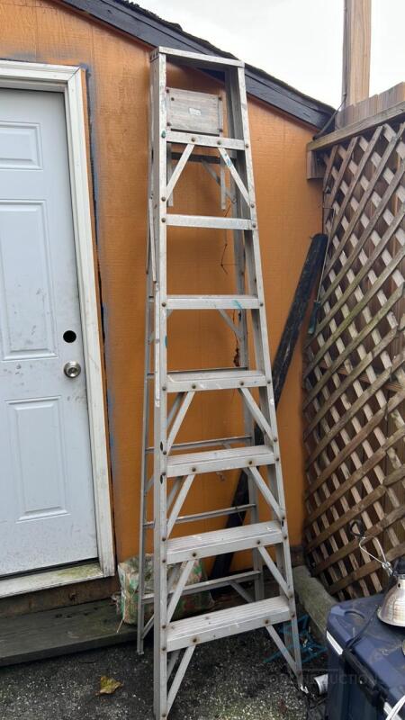 8' Aluminum step ladder