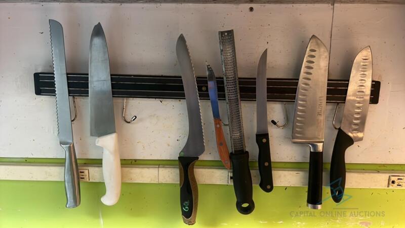 (2) Wall Mounted Knife Holders with Knives