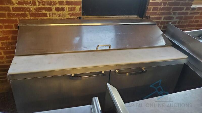 US Refrigeration Sandwich Table w/ Shelf Unit