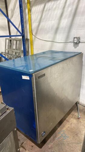2600 lb Hoshizaki Remote Cooled Ice Maker. Head Unit Only