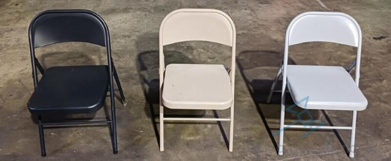 (82) Multiple Color Folding Chairs with Racks