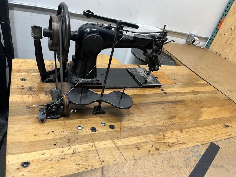 Singer Class 7 Sewing Machine with Table