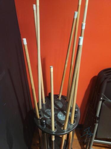 Pool Stick rack with Approx. 5 pool sticks