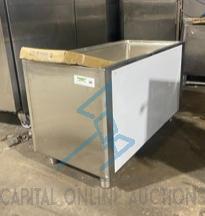 Regency Portable Ice Bin w/ Lids