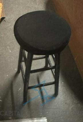 (16) Barstools