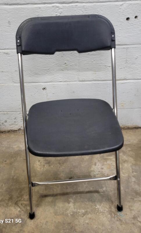 (150) Folding Chairs