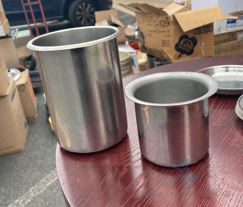 28 Metal Containers