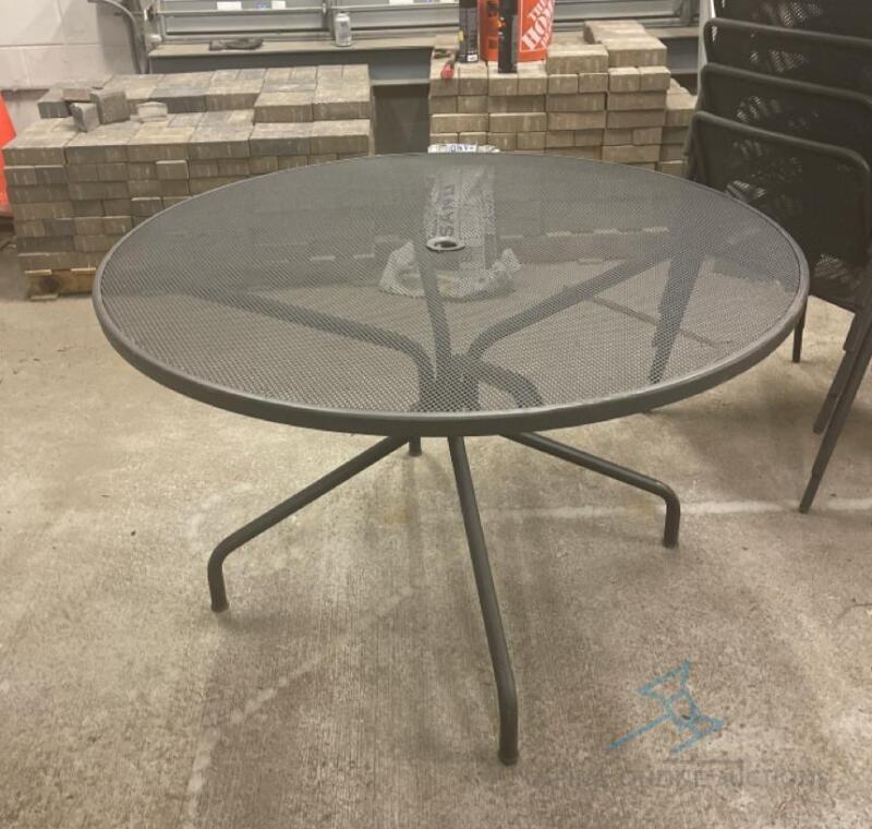 5 Metal Tables