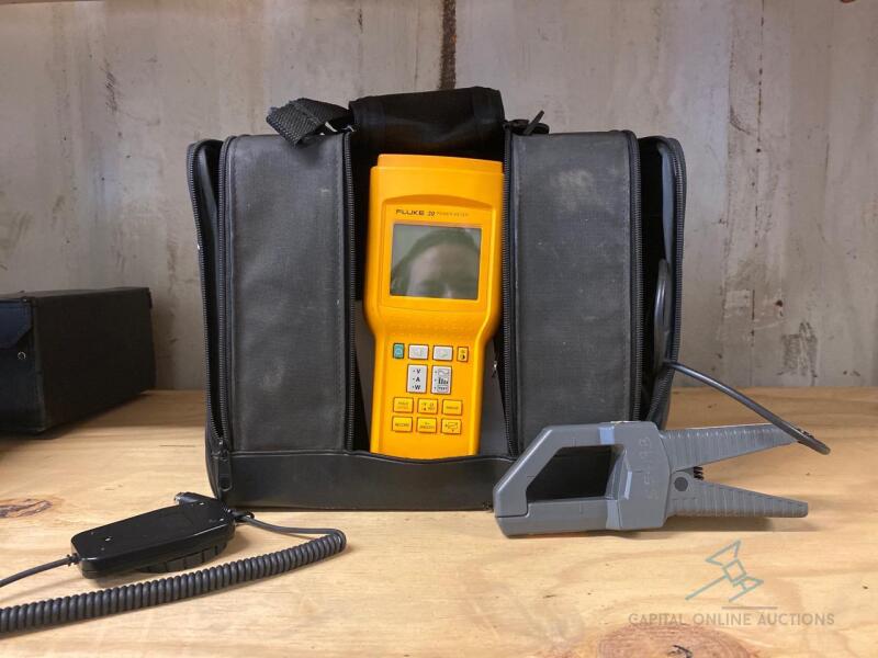 Fluke 39 Power Meter in Case