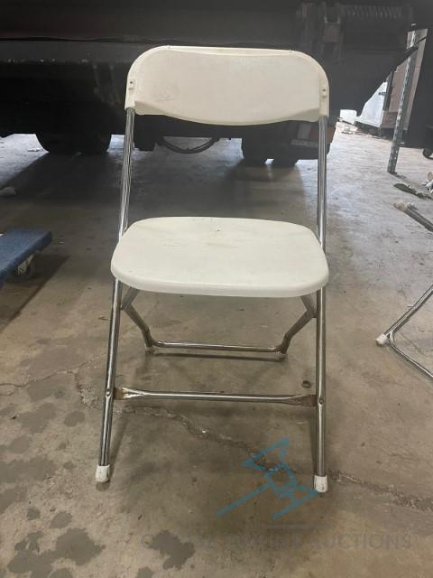 (400) Folding Chairs