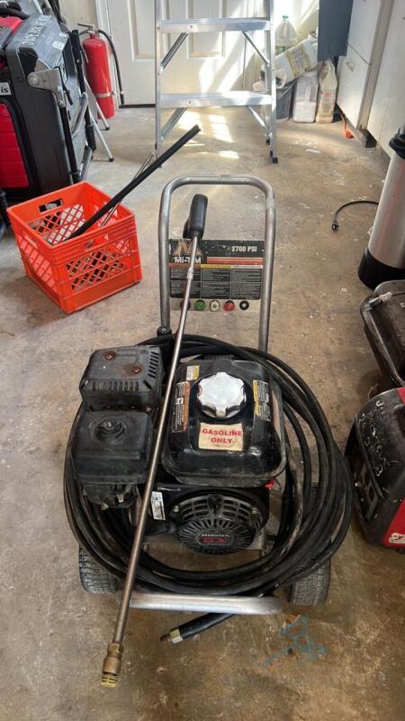 2700 PSI Power Washer