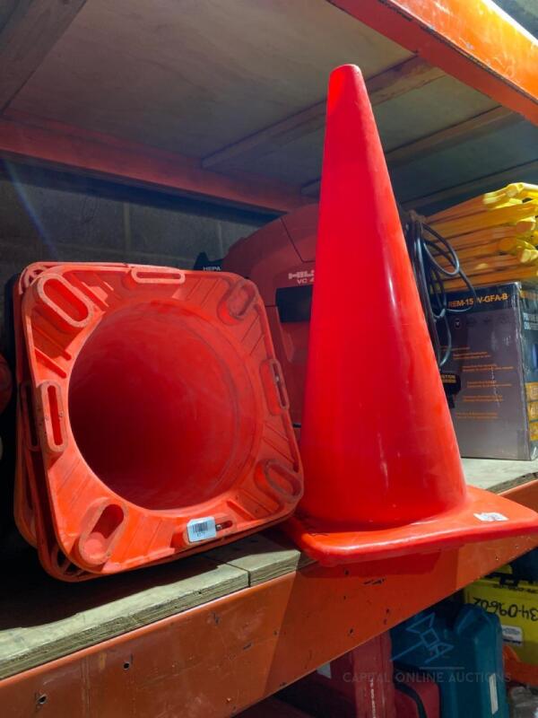 (11) Traffic Cones