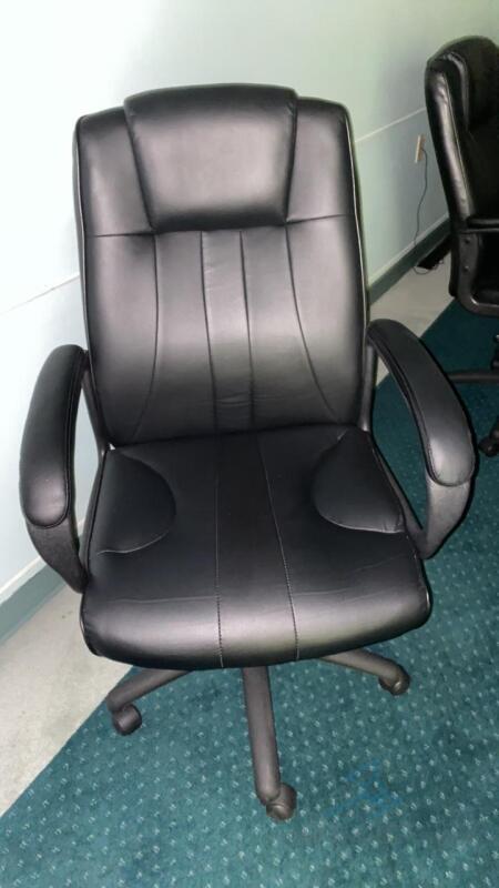 7 Office Chairs