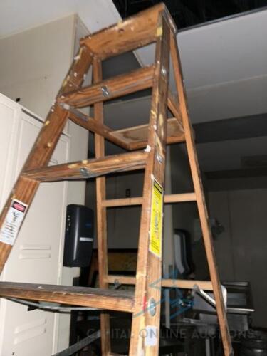 Wood ladder