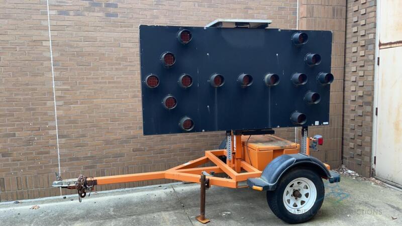 Solar Powered Trailer Mounted Arrow Sign