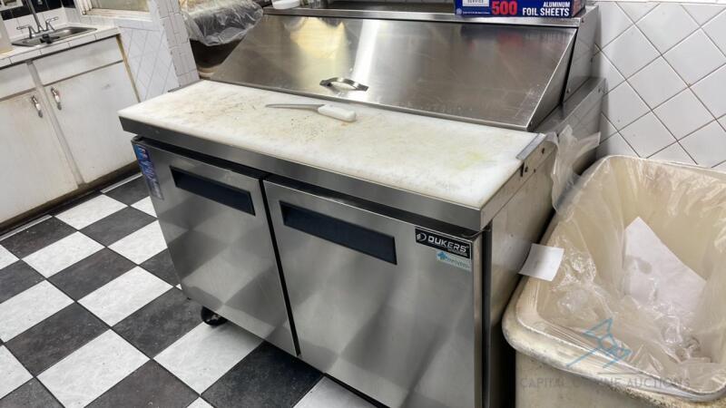 Dukers Refrigerated Sandwich Prep Table