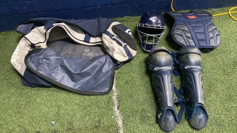 Catcher’s Equipment with Bag