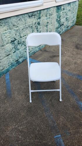 (150) White folding chairs