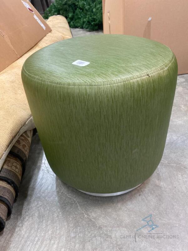 5 Green Stools