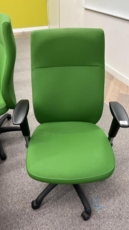 10 Green Executive Adjustable Office Chairs