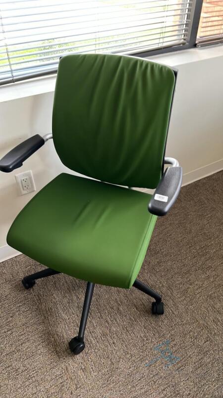 5 Green Executive Adjustable Office Chairs