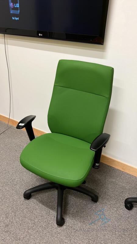 Green Executive Adjustable Office Chair