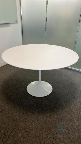 47” White Circular Table