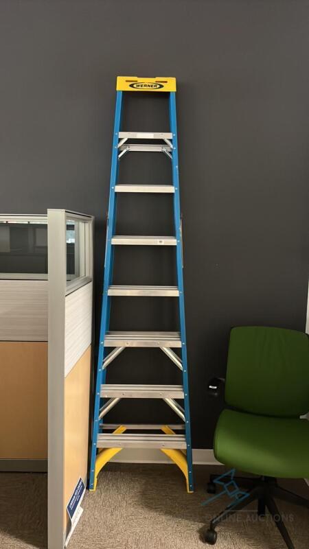 8’ Werner Fiberglass and Aluminum Ladder