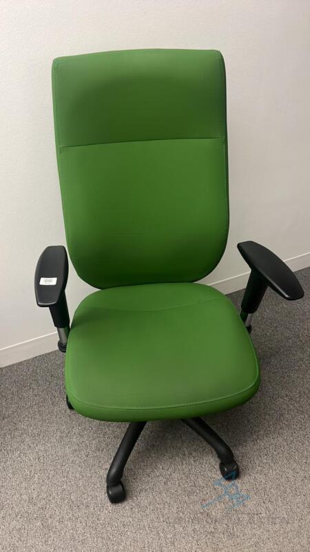 Green adjustable office chair