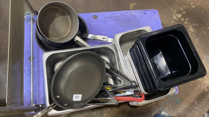 Lot of Smallware