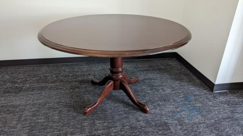 Round wood table (ED6)