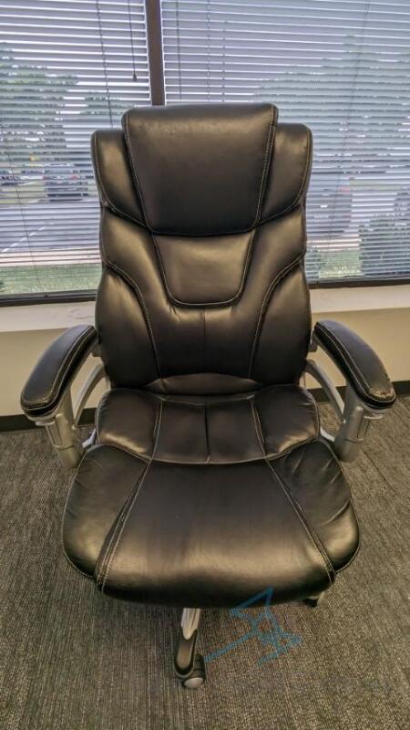 Leather executive chair (TL3)