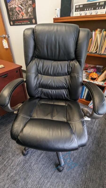 Leather swivel chair (DS2)