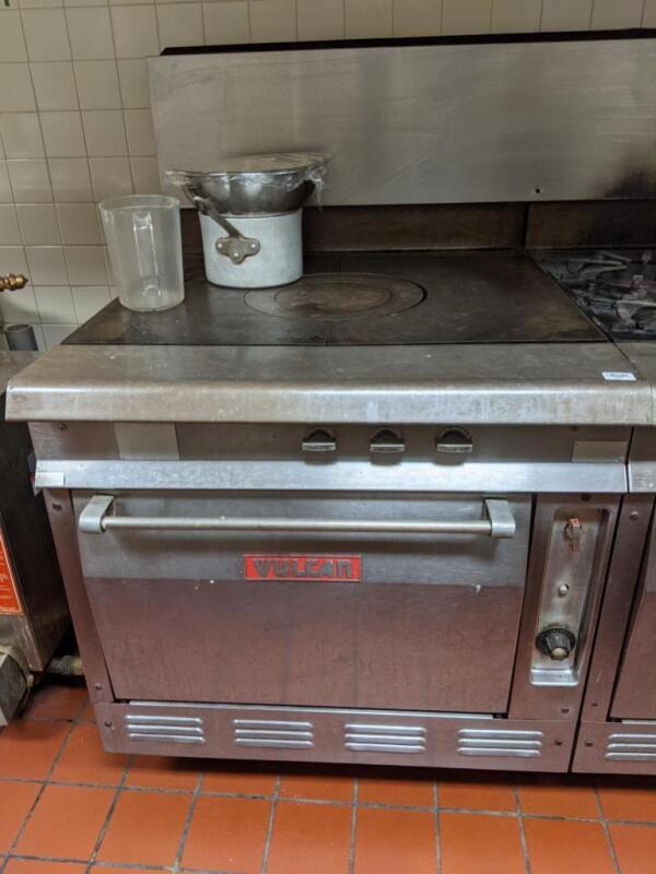 Vulcan Flat Top Stove with 4 burners and 2 ovens