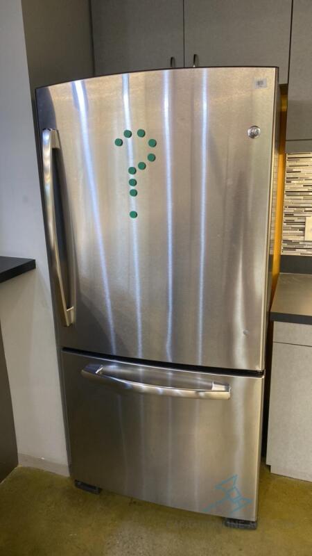 GE Refrigerator