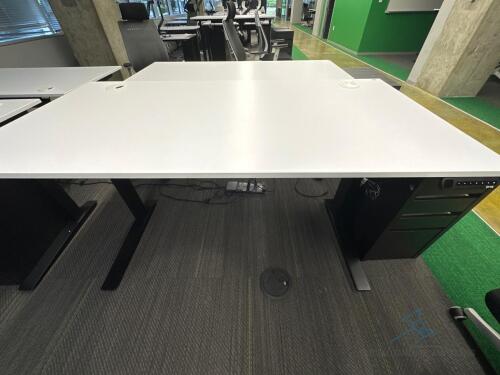 Jarvis High low adjustable desk