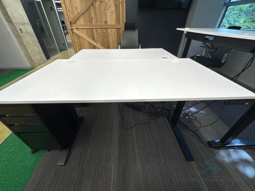 Jarvis High low adjustable desk