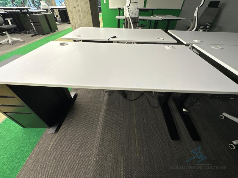 Jarvis High low adjustable desk