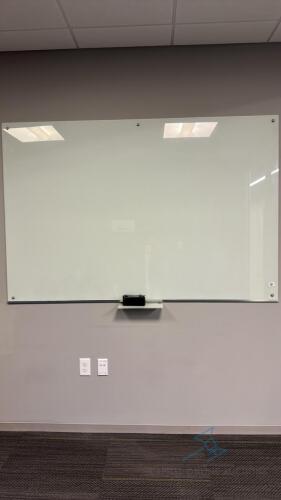 Glass whiteboard