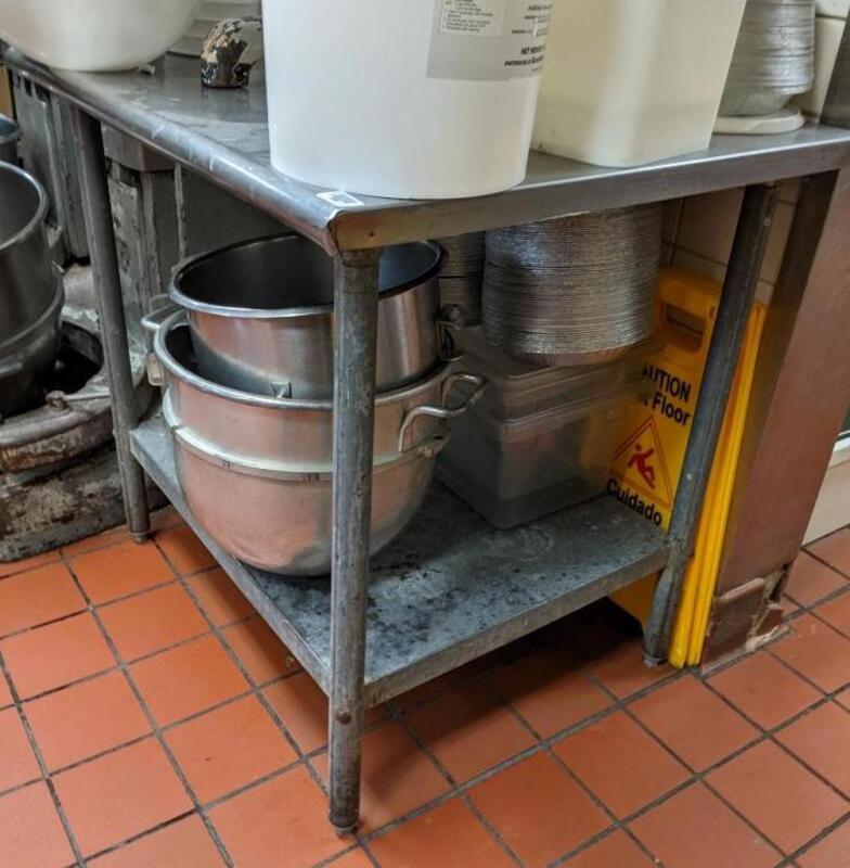 Stainless steel prep table