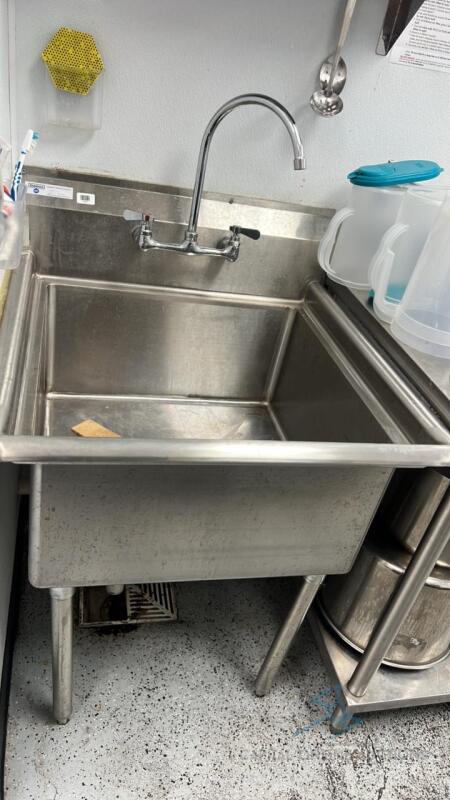 29" W Stainless steel sink