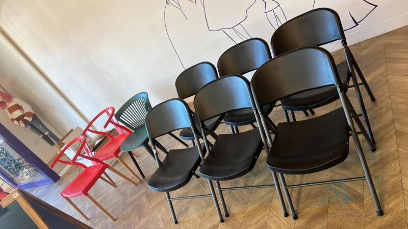 Lot of 9 chairs including 6 folding chairs