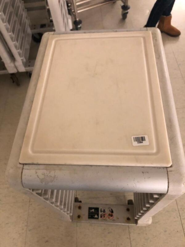 Rubbermaid Rolling cart