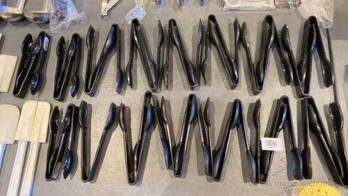 Lot of 28 Tongs