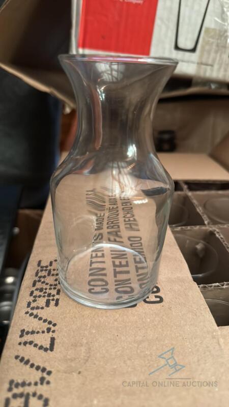 (36) Cocktail Decanter/ Bud Vase