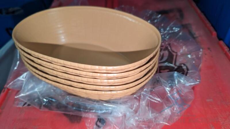 (44) Basket, Plastic Oval