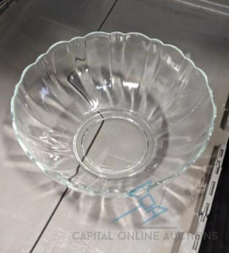 (25) Bowl, Glass Scalloped Bowls, 8in