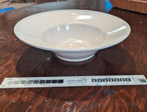 (9) Melamine, 17" Round