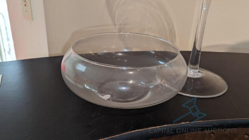 (21) Centerpiece, 10in Shallow Glass Bowl