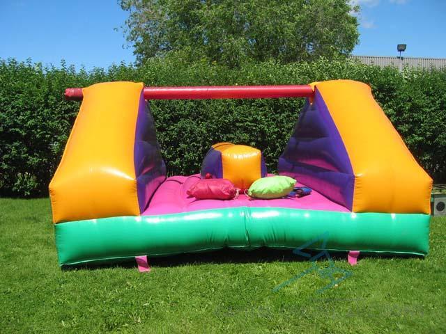 PILLOW BASH INFLATABLE